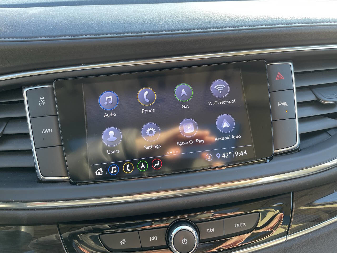 Used 2021 Buick Enclave Essence image 22