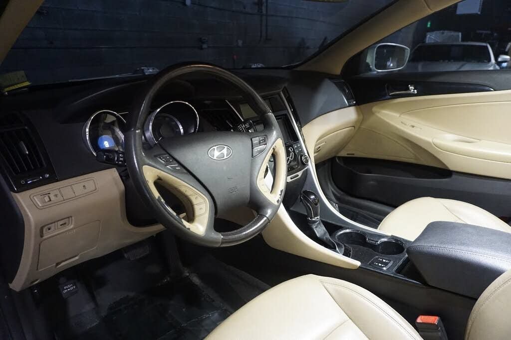 Used 2011 Hyundai Sonata Limited FWD image 12