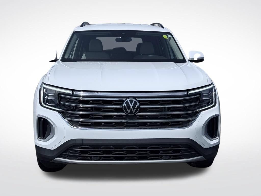 Used 2024 Volkswagen Atlas SE AWD/4WD image 2