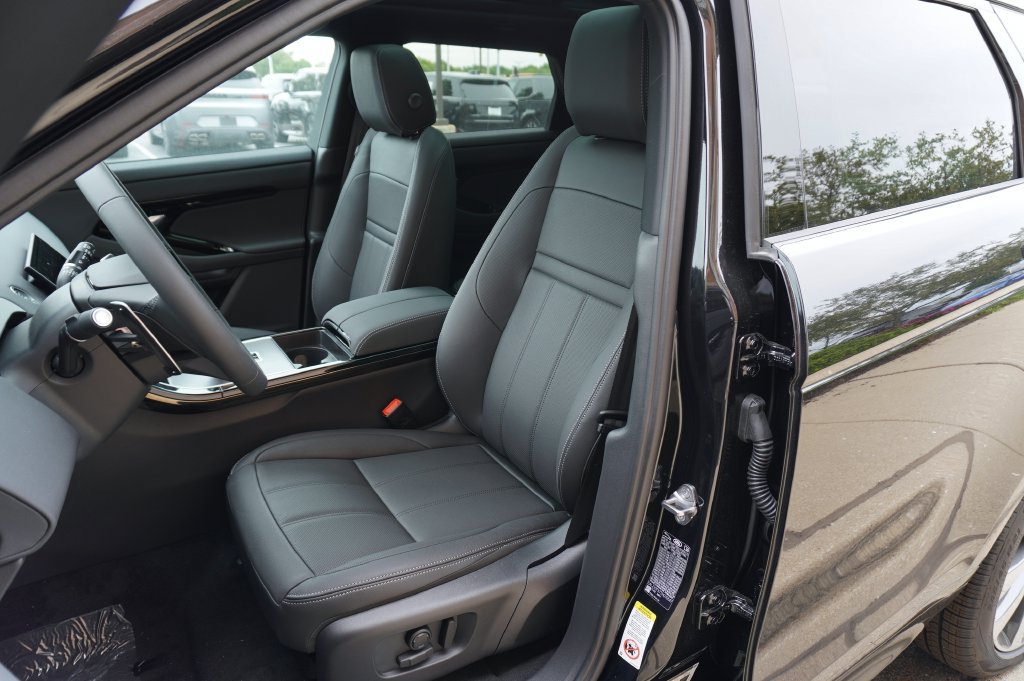 New 2026 Land Rover Range Rover Evoque Hoxton AWD/4WD image 13