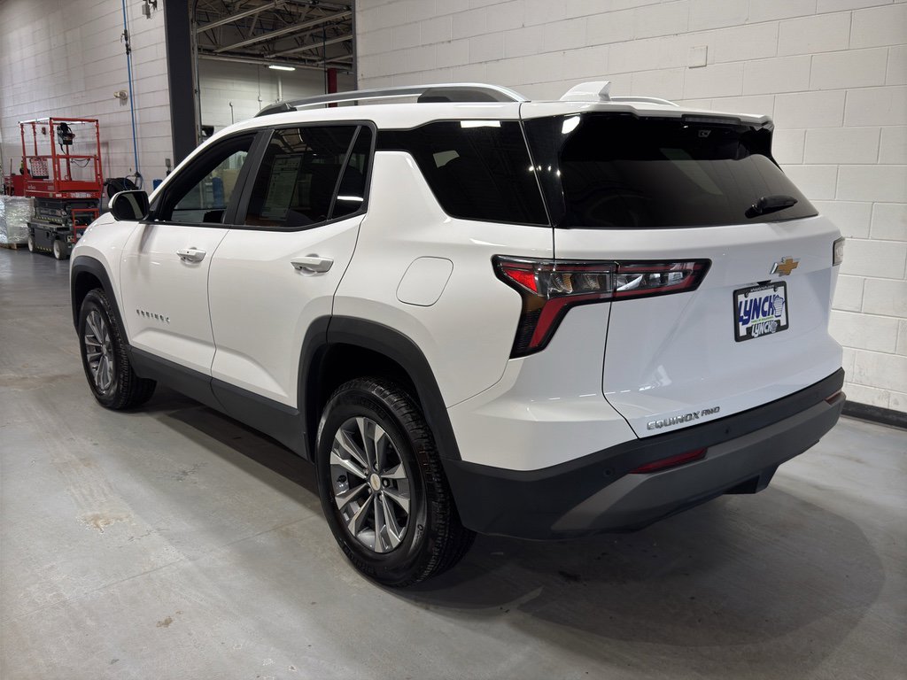 Used 2025 Chevrolet Equinox LT w/ Convenience Package II image 3