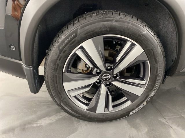 Used 2023 Nissan Rogue Platinum image 11