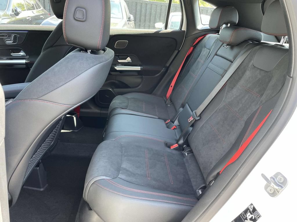 Used 2025 Mercedes-Benz GLA 35 AMG 4MATIC image 18