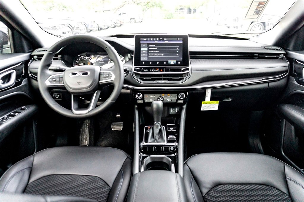 New 2026 Jeep Compass Latitude image 20