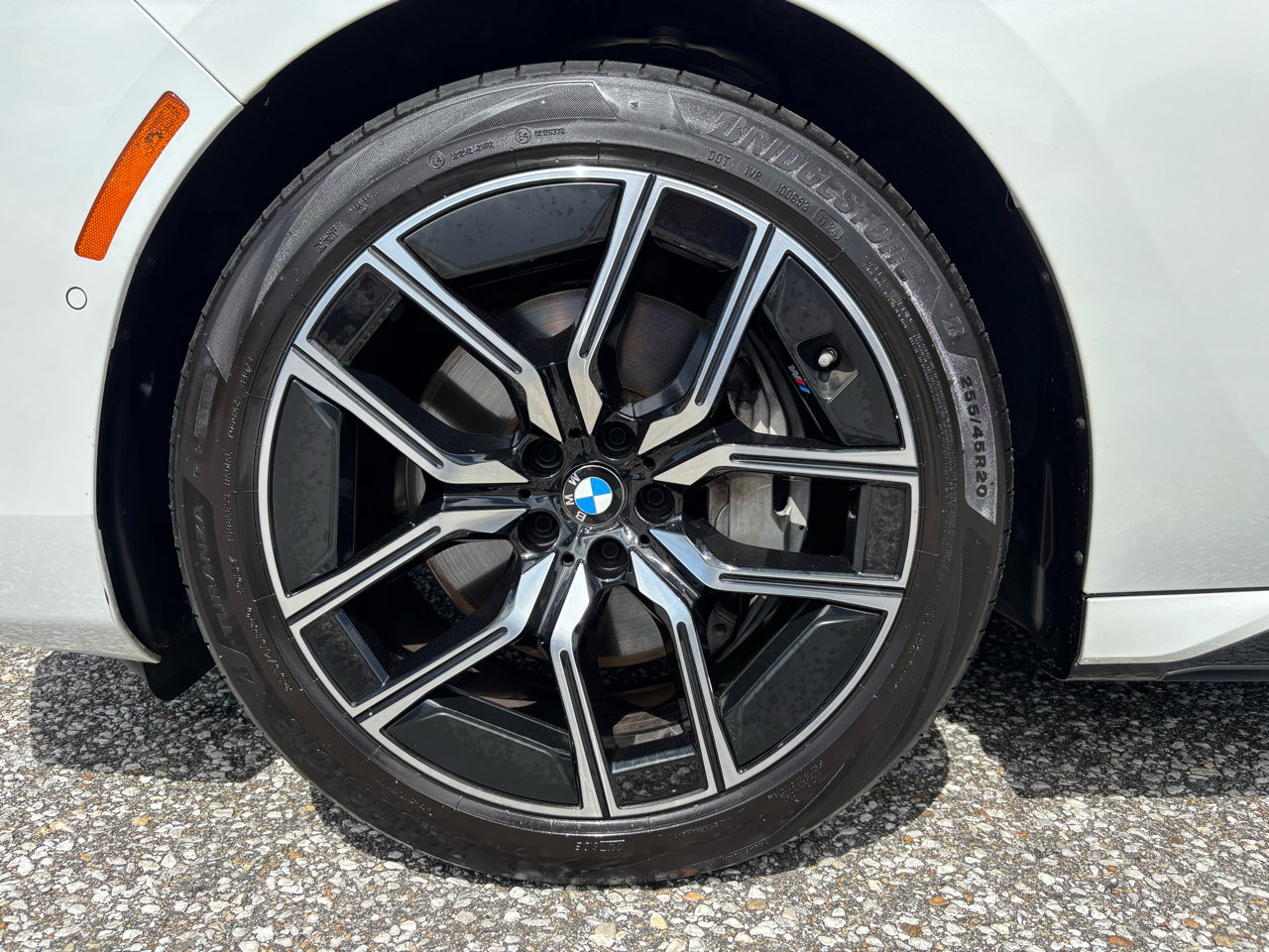 Used 2023 BMW 740i image 37