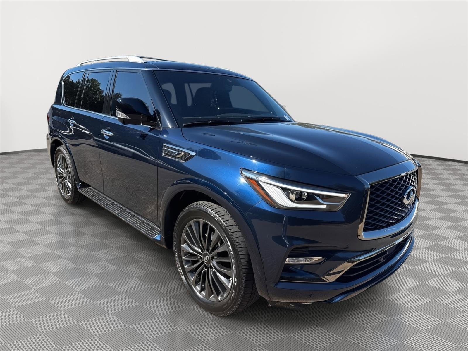 Used 2024 INFINITI QX80 Sensory AWD/4WD image 4