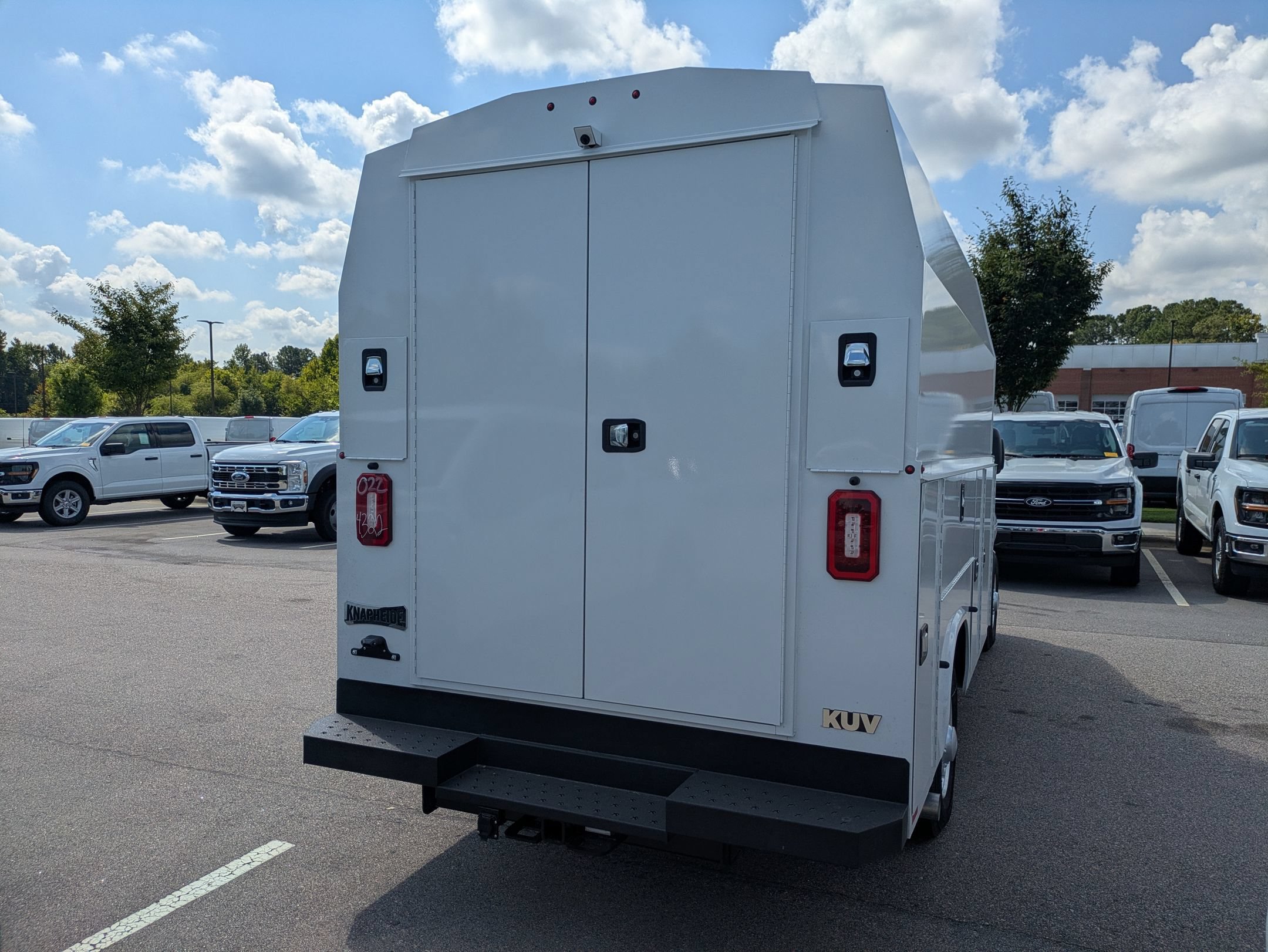 New 2027 Ford E-350 and Econoline 350 Super Duty w/ Power Equipment Group RWD image 4