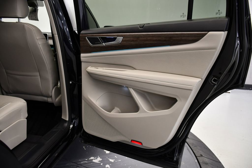 Used 2024 Volkswagen Atlas SEL Premium R-Line image 51