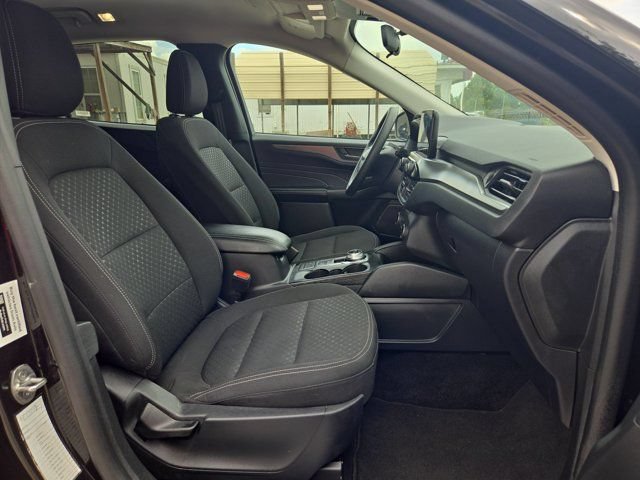 Used 2025 Ford Escape Active AWD/4WD image 29