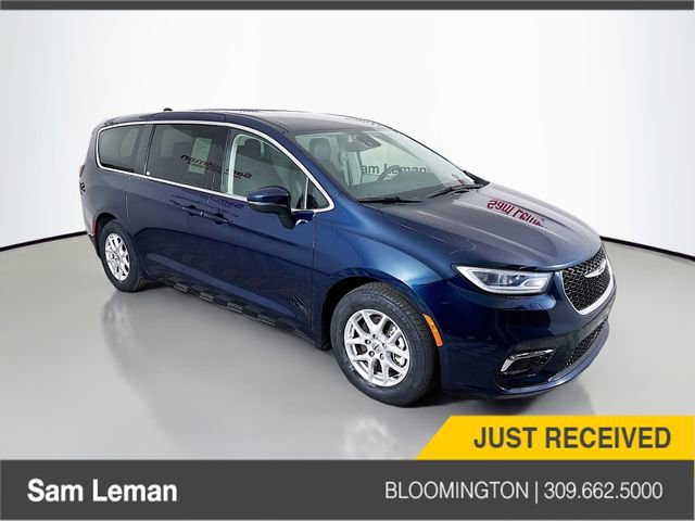 Used 2023 Chrysler Pacifica Touring-L