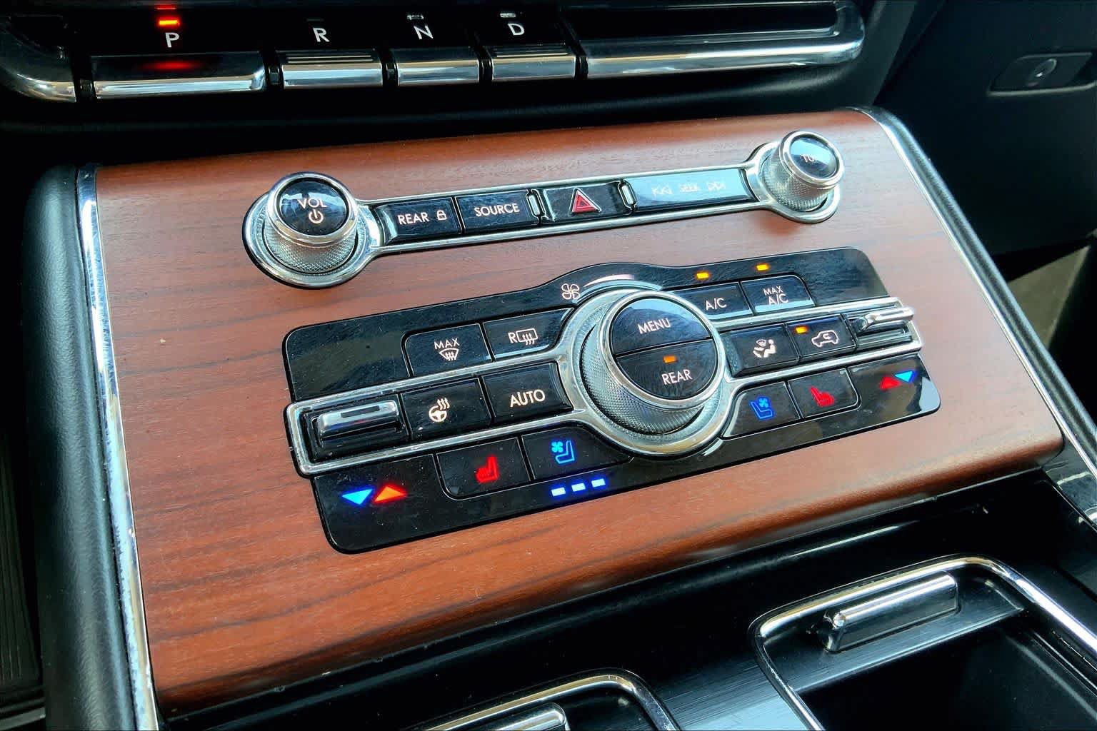Used 2022 Lincoln Aviator Reserve w/ Equipment Group 201A AWD/4WD image 34