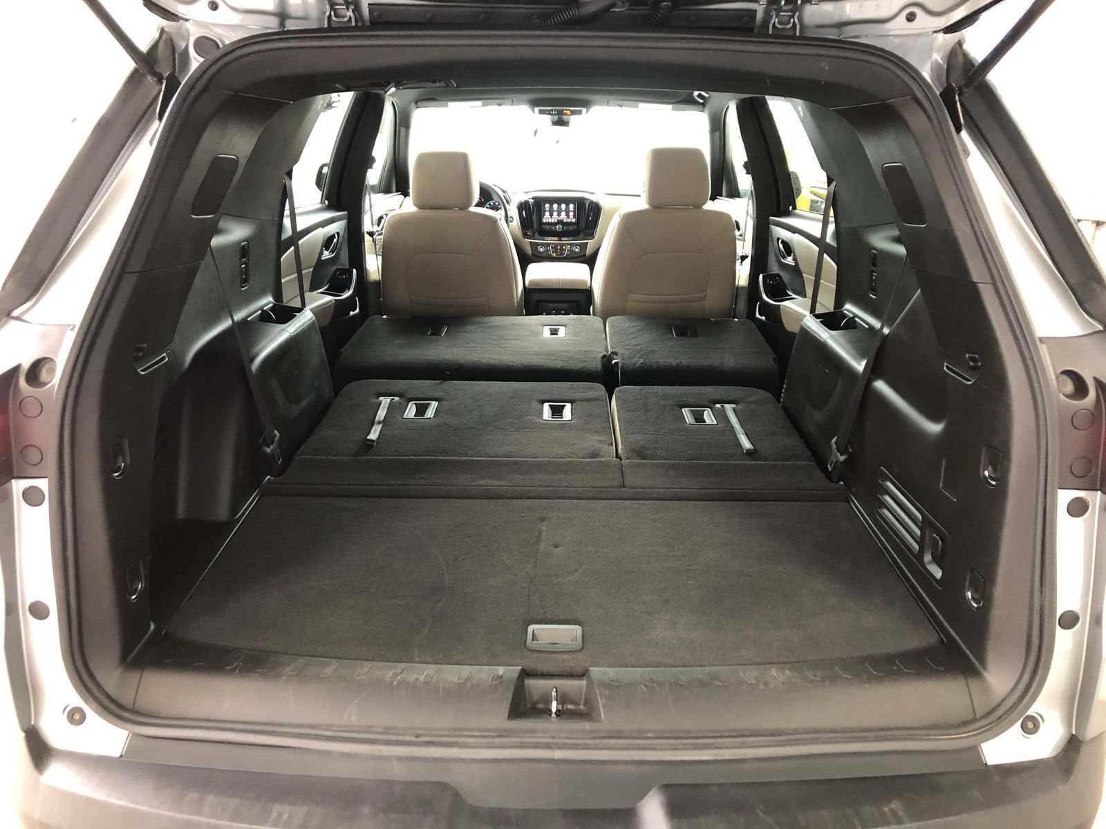 Used 2023 Chevrolet Traverse LS w/ Safety Package FWD image 10