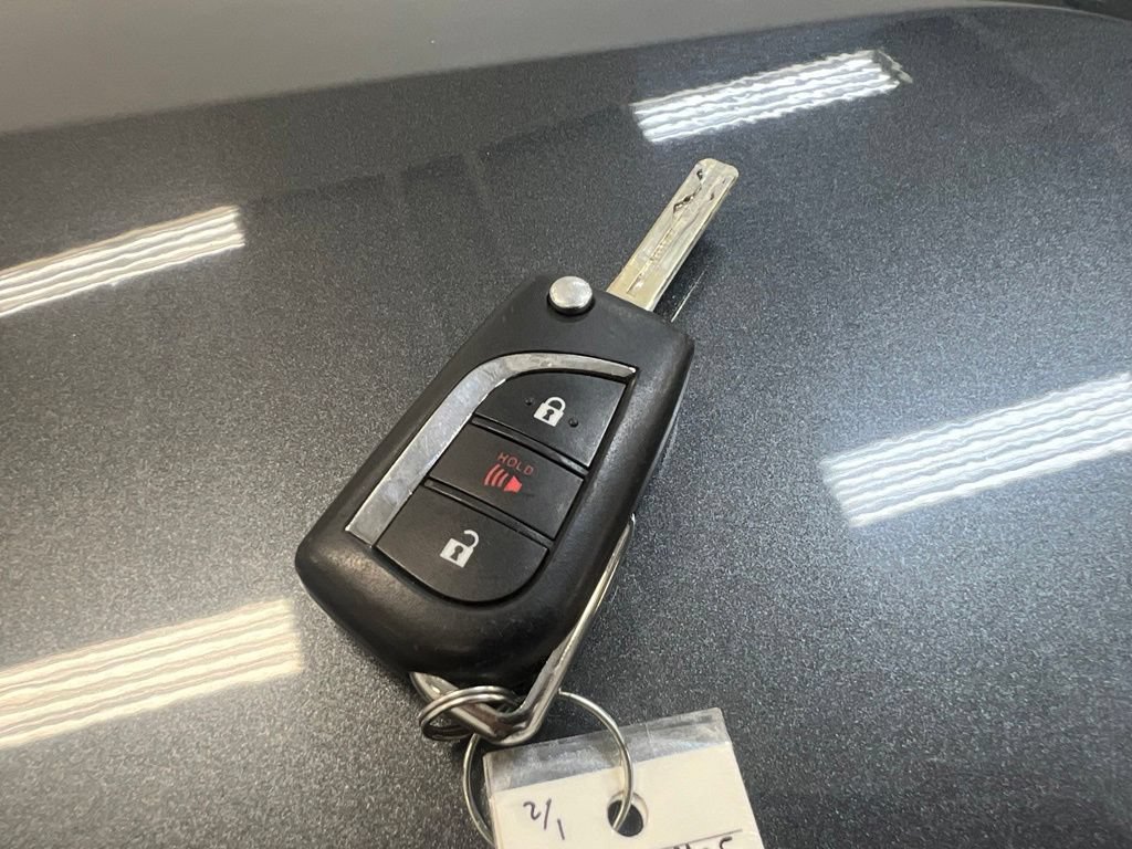 Used 2025 Toyota RAV4 LE AWD/4WD image 34
