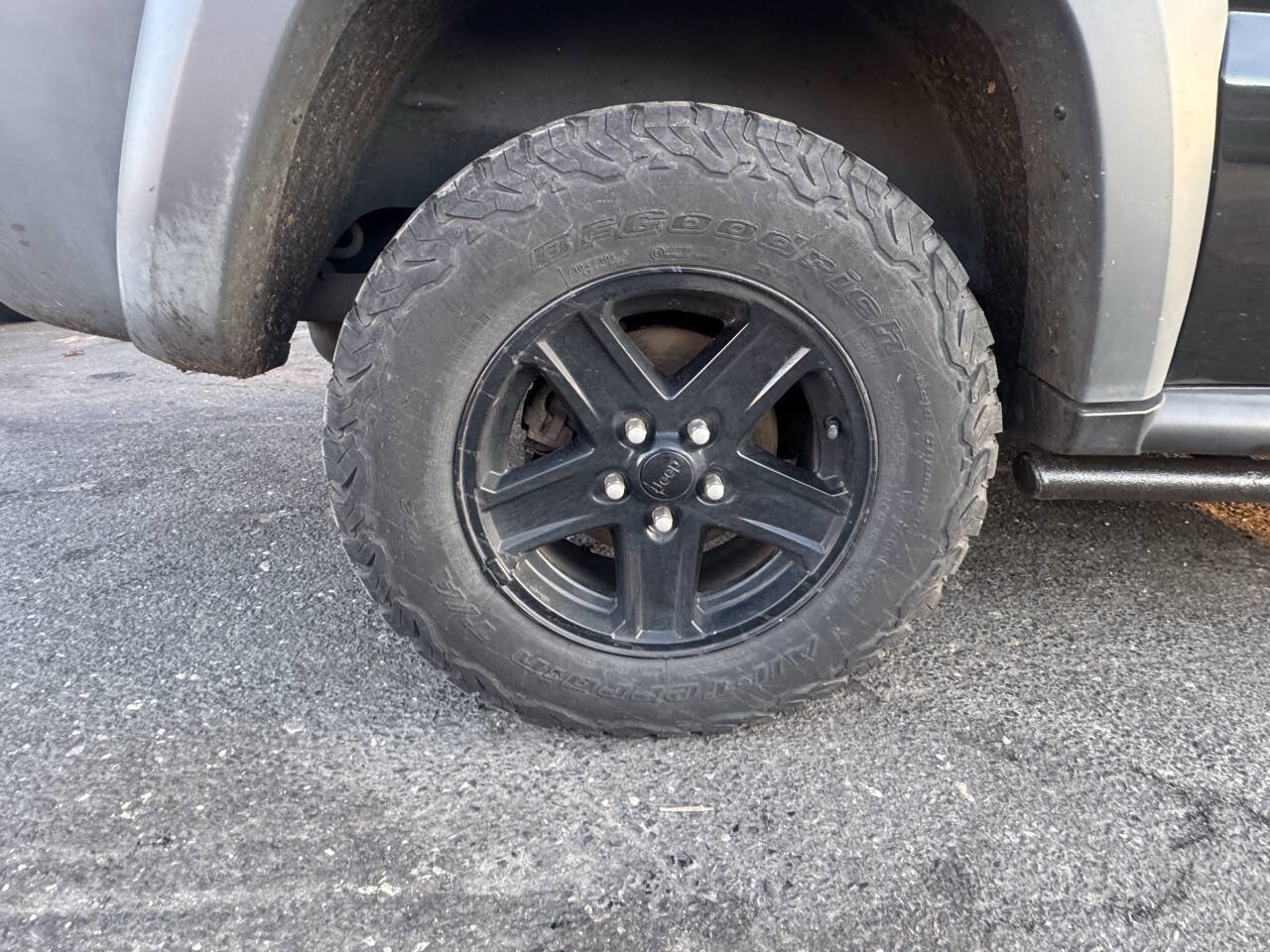 Used 2005 Jeep Liberty Renegade image 8