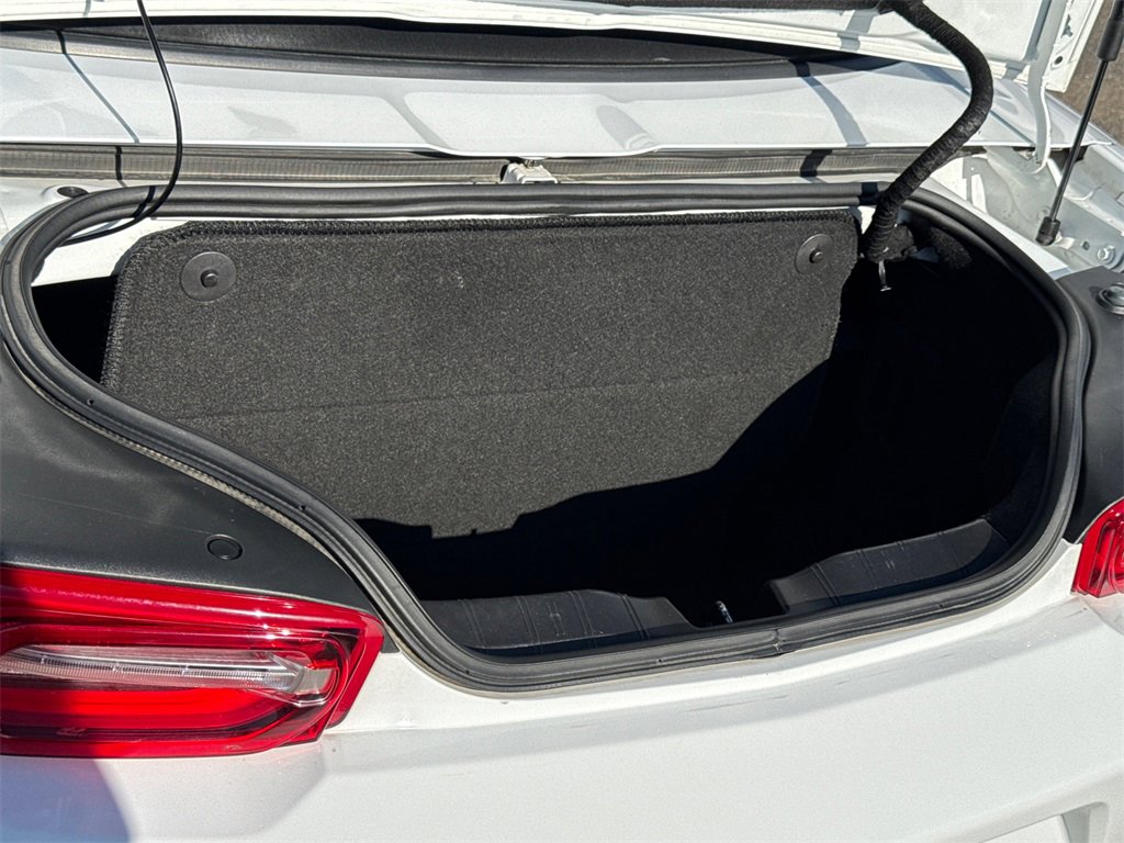 Used 2020 Chevrolet Camaro LT image 12