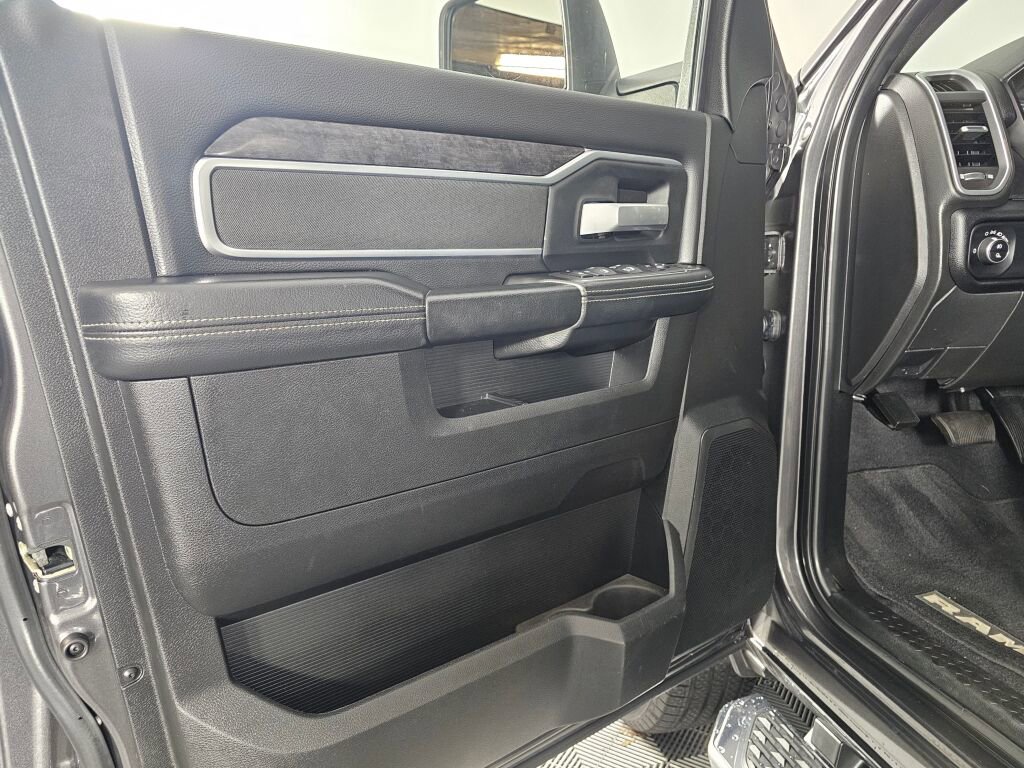 Used 2024 RAM 3500 Big Horn image 17