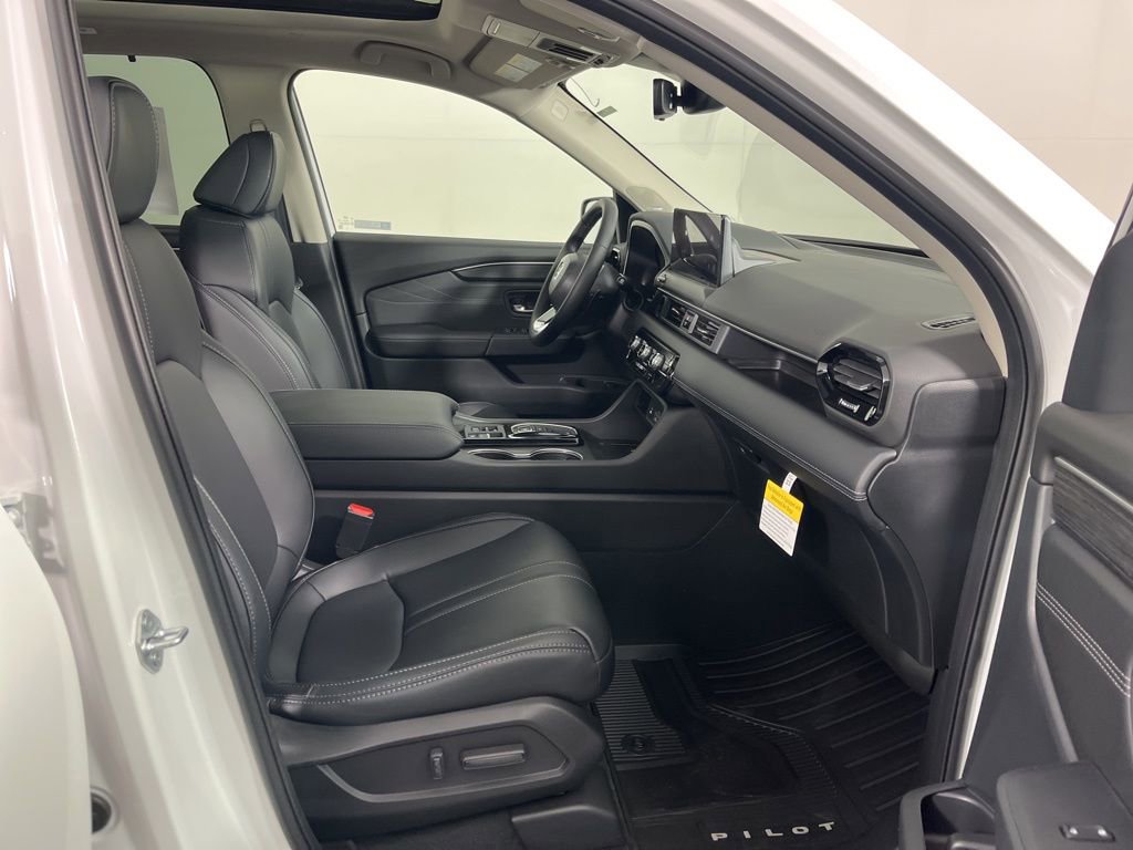 New 2026 Honda Pilot Touring image 7
