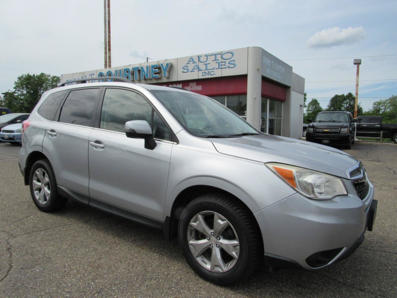 Used 2014 Subaru Forester 2.5i Touring AWD/4WD image 2