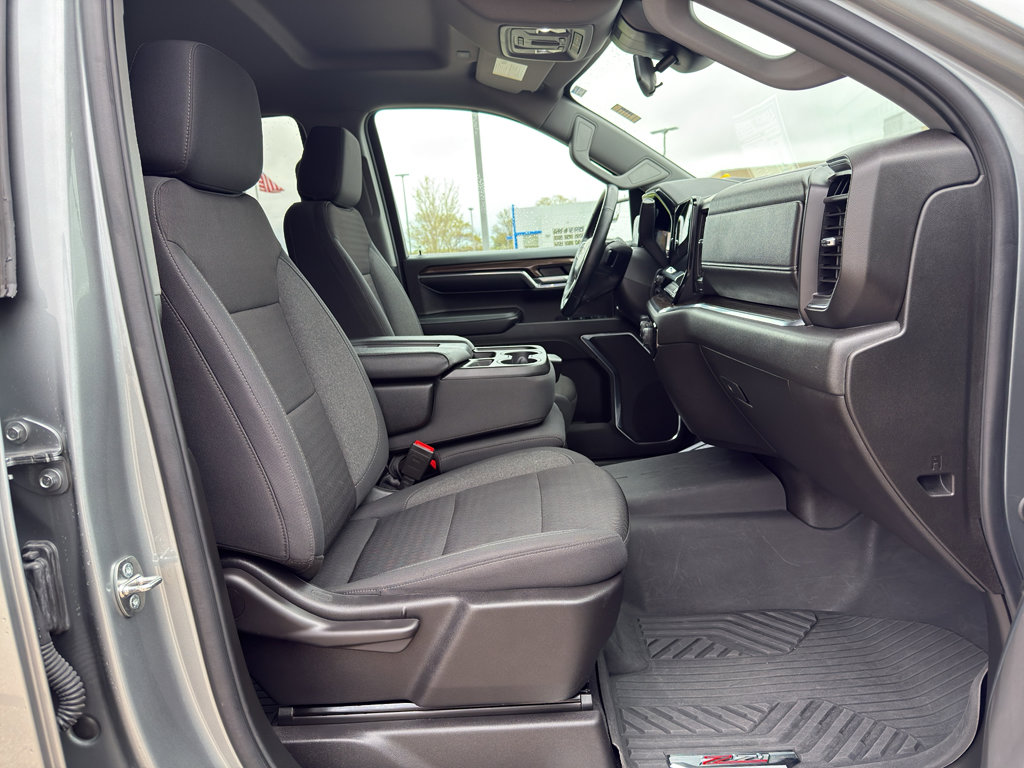 Used 2024 Chevrolet Silverado 1500 LT AWD/4WD image 49