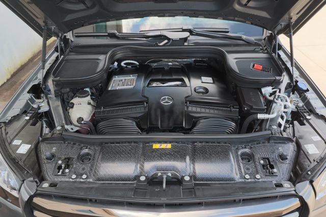 Used 2025 Mercedes-Benz GLS 580 4MATIC image 21