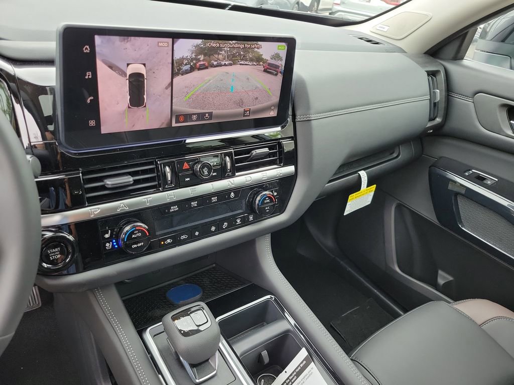 New 2026 Nissan Pathfinder Platinum image 28