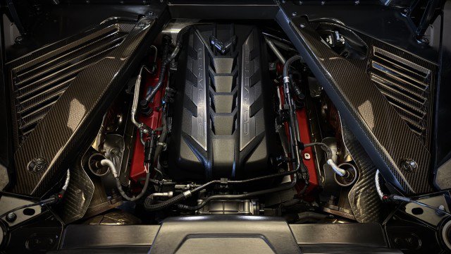 Used 2024 Chevrolet Corvette Stingray Premium Cpe w/ Z51 Performance Package RWD image 31