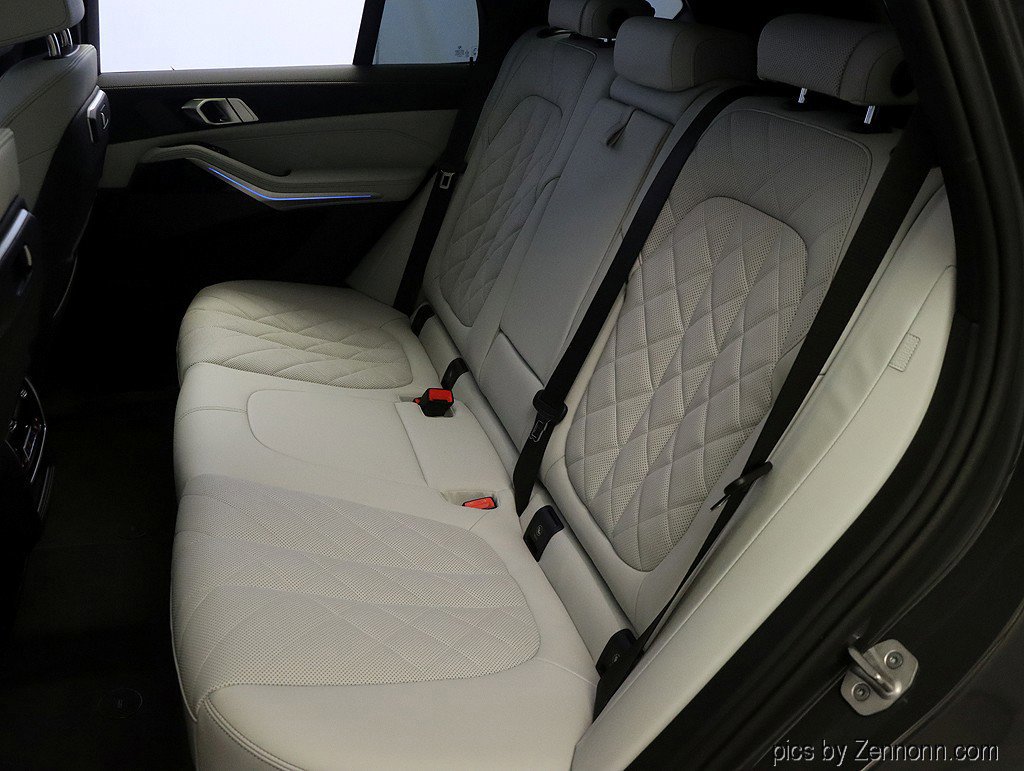 Used 2026 BMW X5 xDrive50e w/ M Sport Package image 26