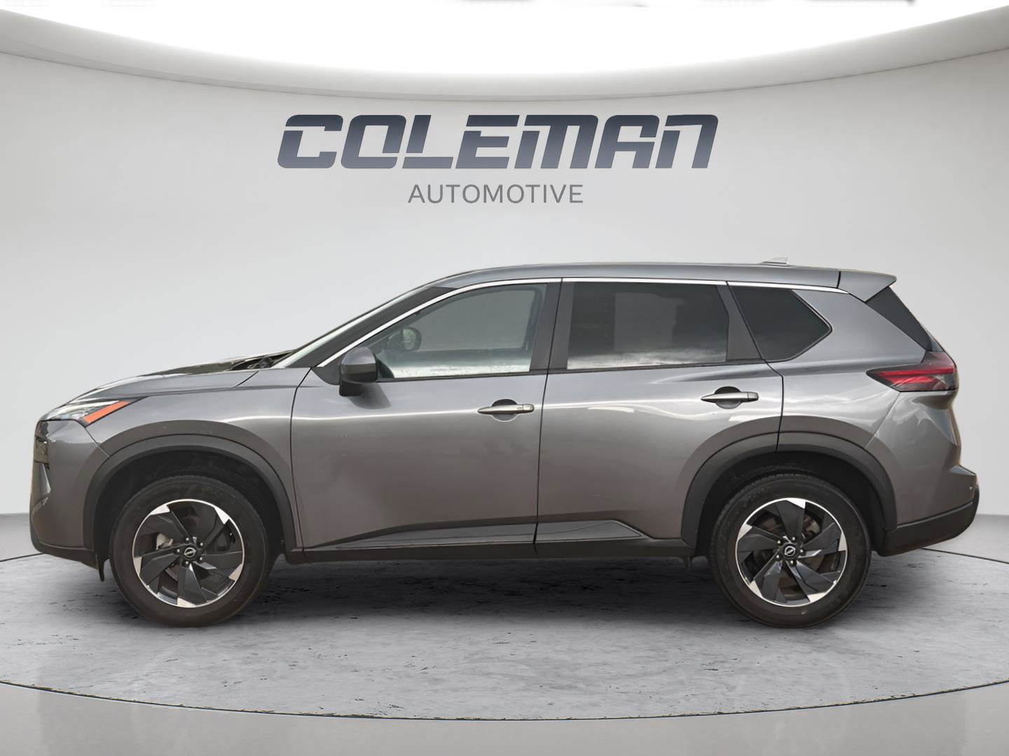 Used 2024 Nissan Rogue SV AWD/4WD image 2