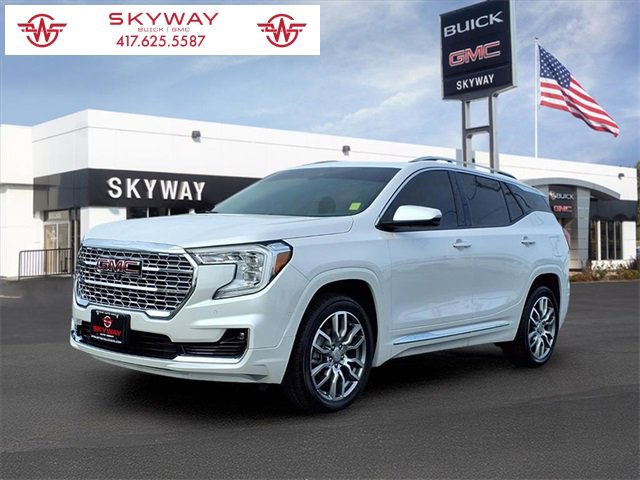 Used 2023 GMC Terrain Denali w/ Denali Premium Package image 1