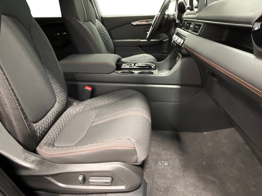 New 2025 Honda Pilot Sport image 30