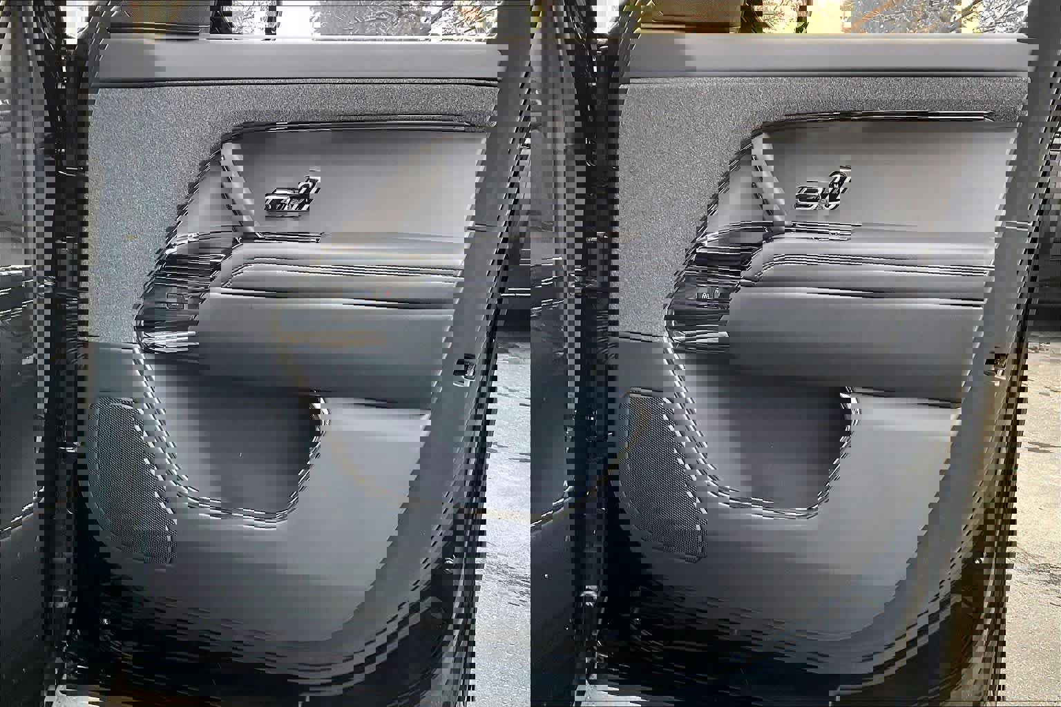 Used 2025 Land Rover Range Rover Sport image 27