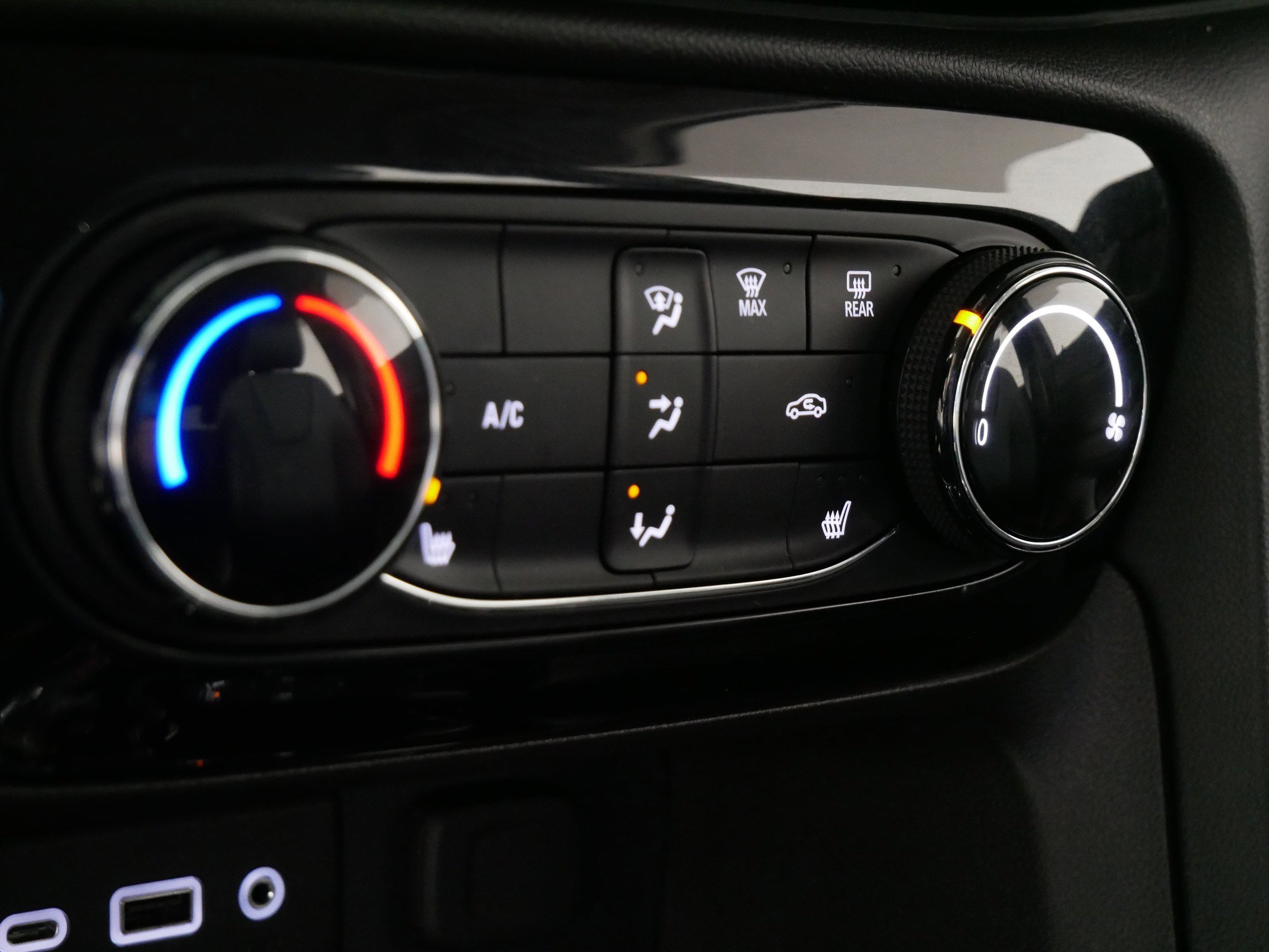 Used 2023 Buick Encore GX Preferred w/ Cold Weather Comfort Package image 22