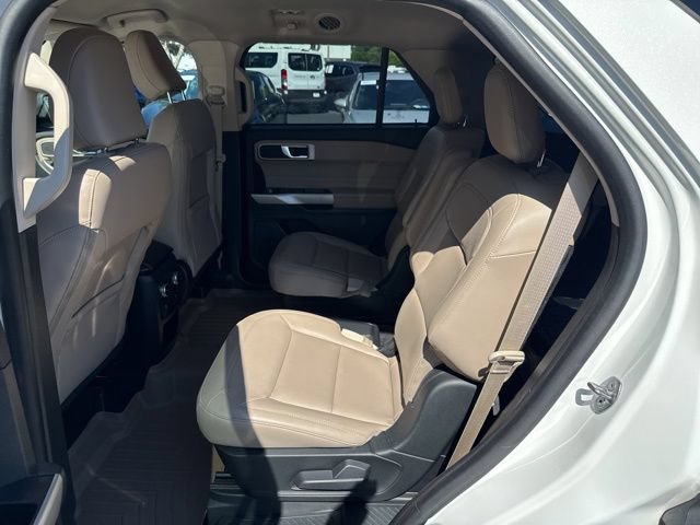 Certified 2021 Ford Explorer XLT w/ Equipment Group 202A RWD image 15