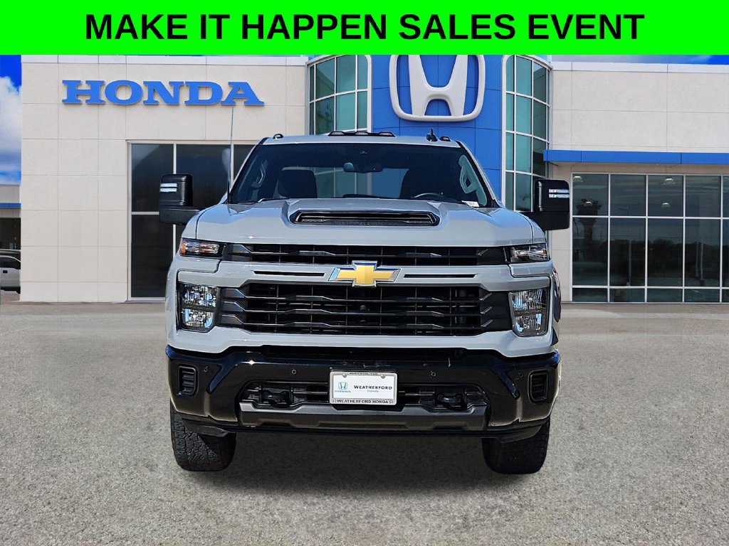 Used 2025 Chevrolet Silverado 2500 Custom w/ Custom Value Package AWD/4WD image 8