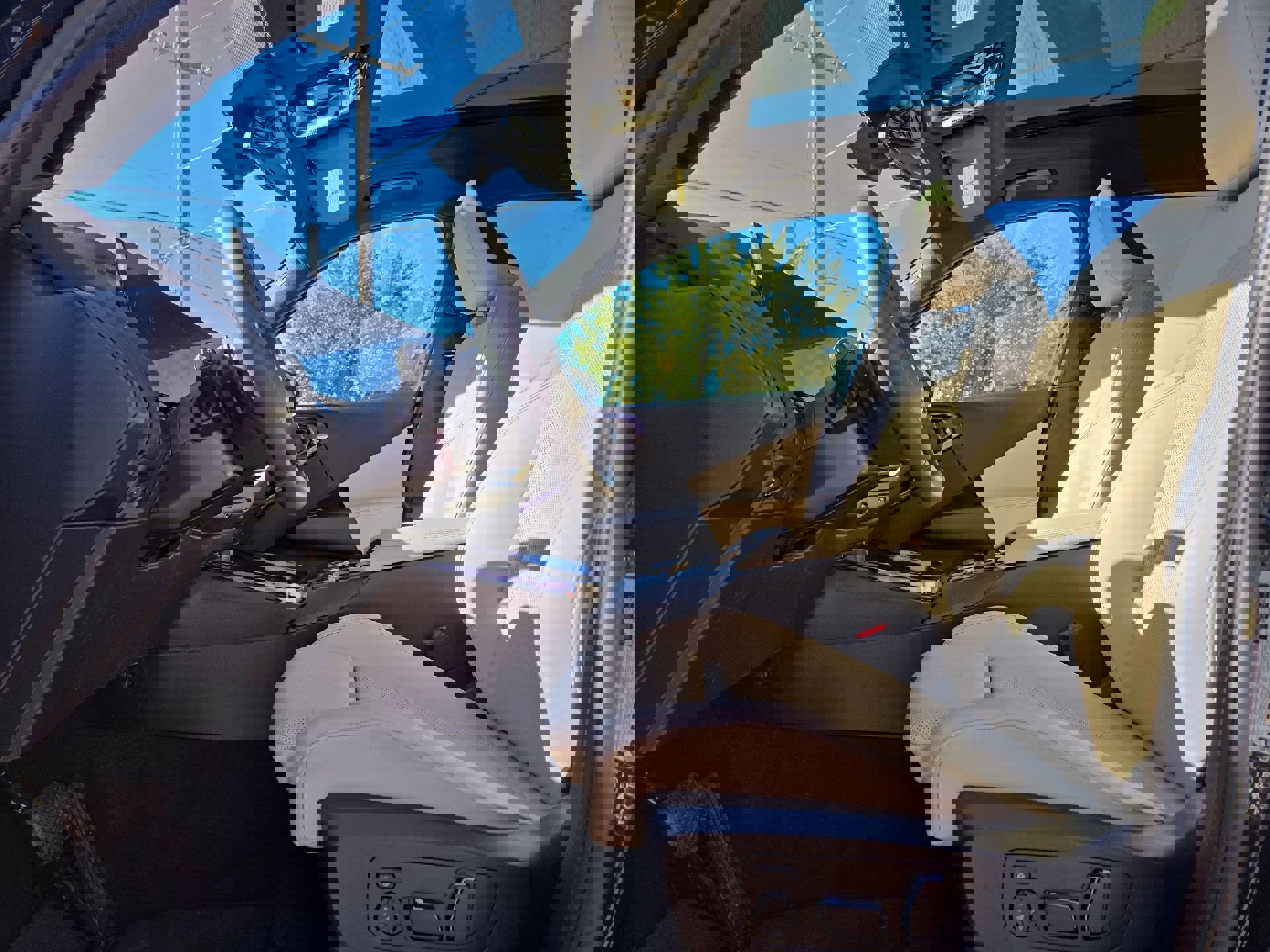 Used 2025 BMW X3 xDrive30i w/ Premium Package image 16