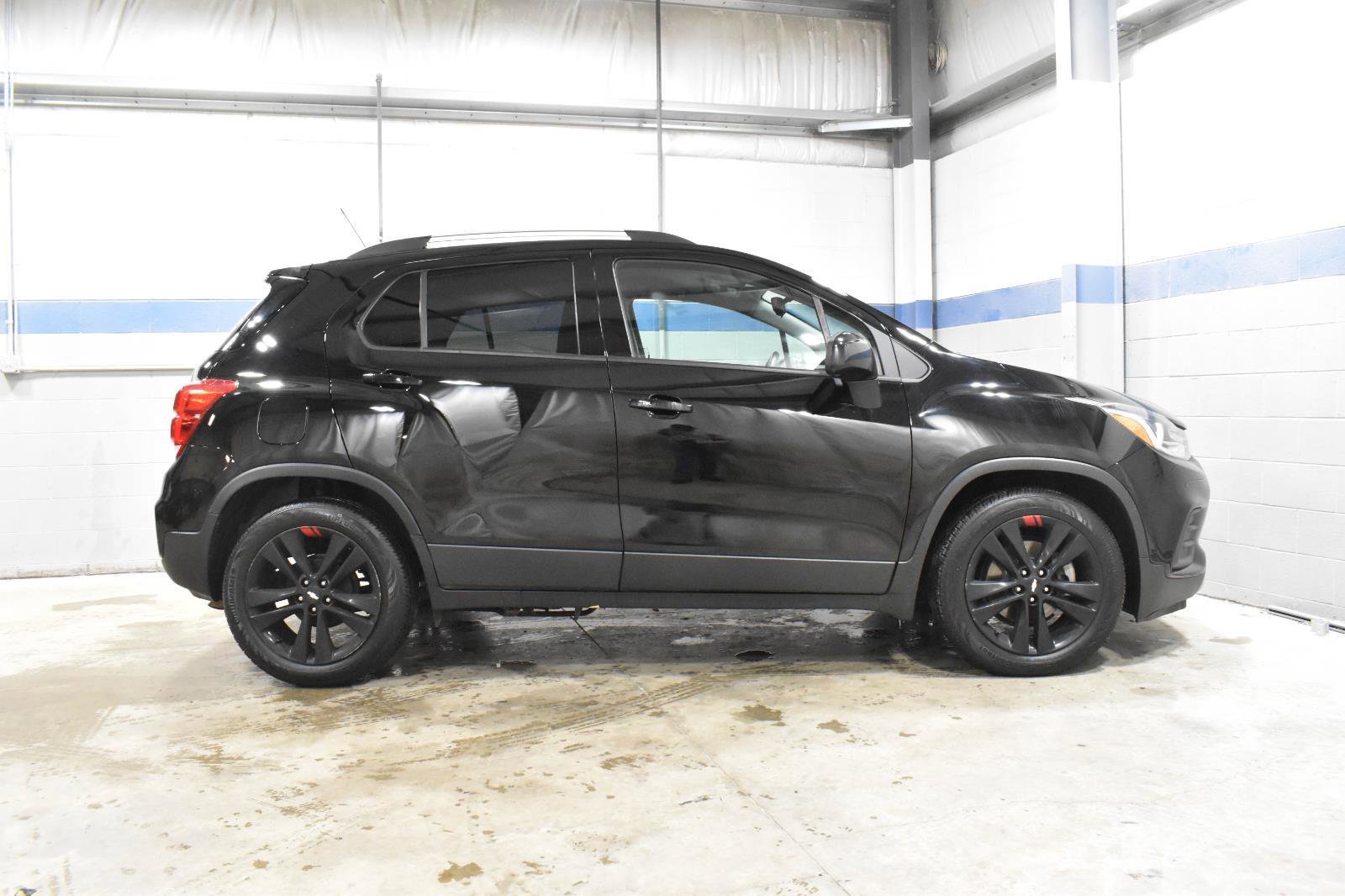 Used 2021 Chevrolet Trax LT w/ Redline Edition image 28