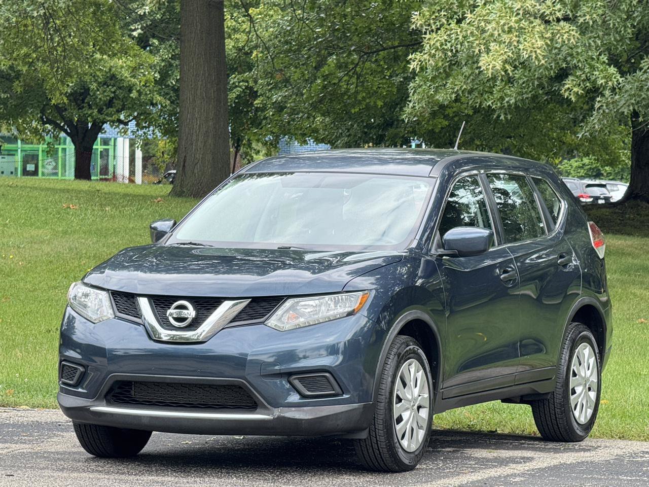 Used 2016 Nissan Rogue S AWD/4WD image 1
