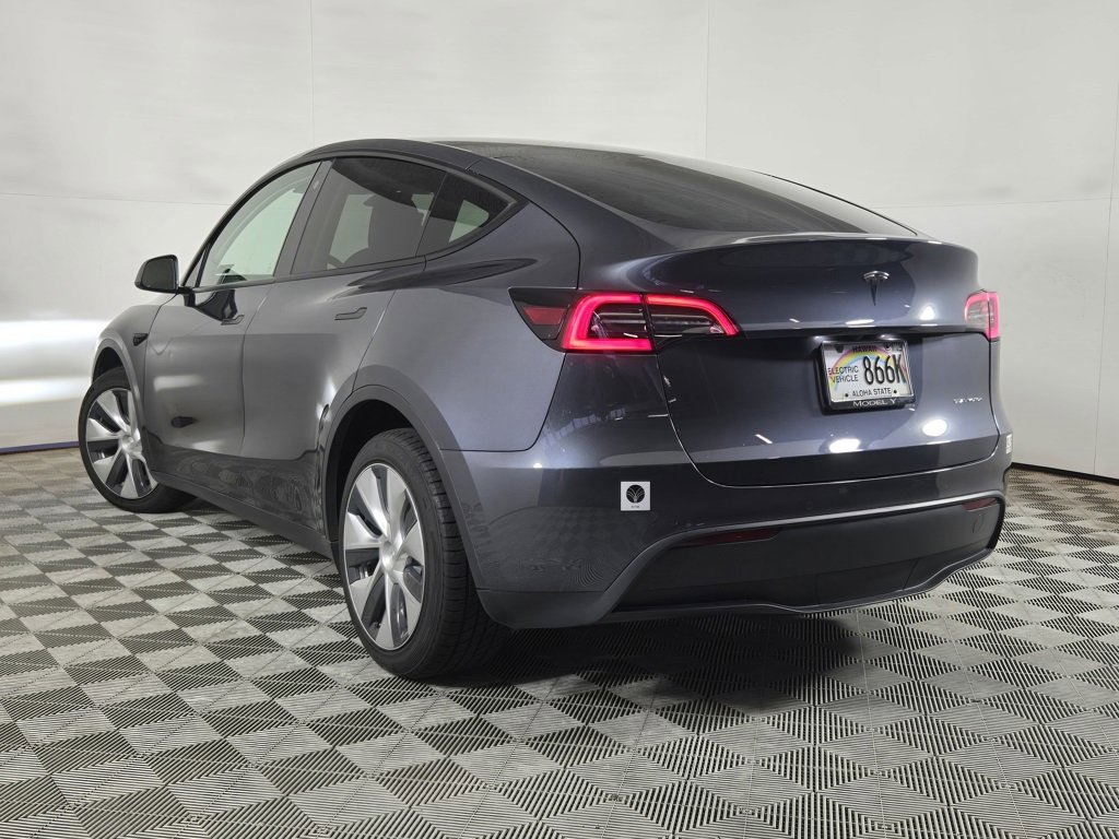 Used 2022 Tesla Model Y Long Range image 10