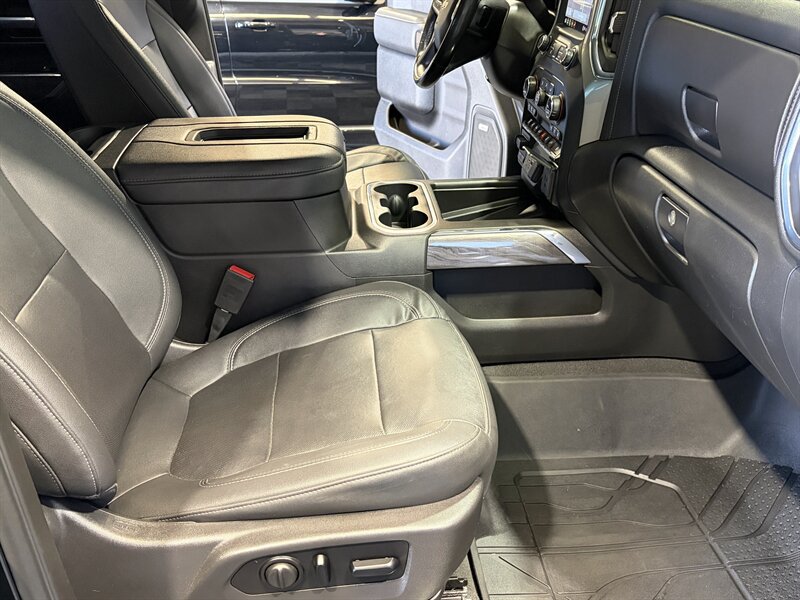 Used 2021 Chevrolet Silverado 2500 LTZ AWD/4WD image 32