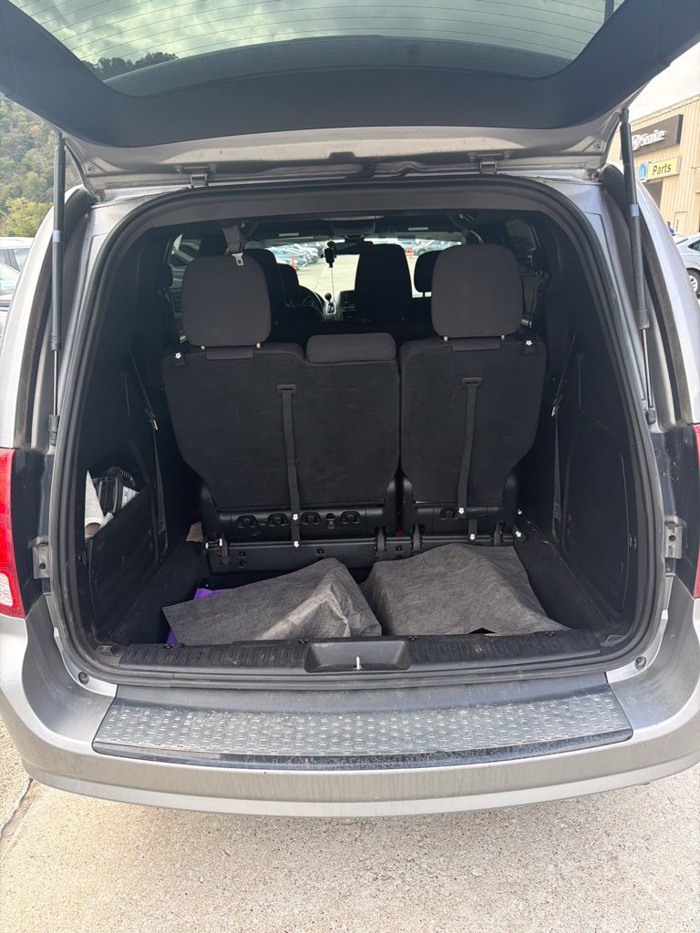 Used 2019 Dodge Grand Caravan SE FWD image 9