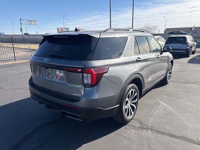 Used 2025 Ford Explorer ST-Line image 3