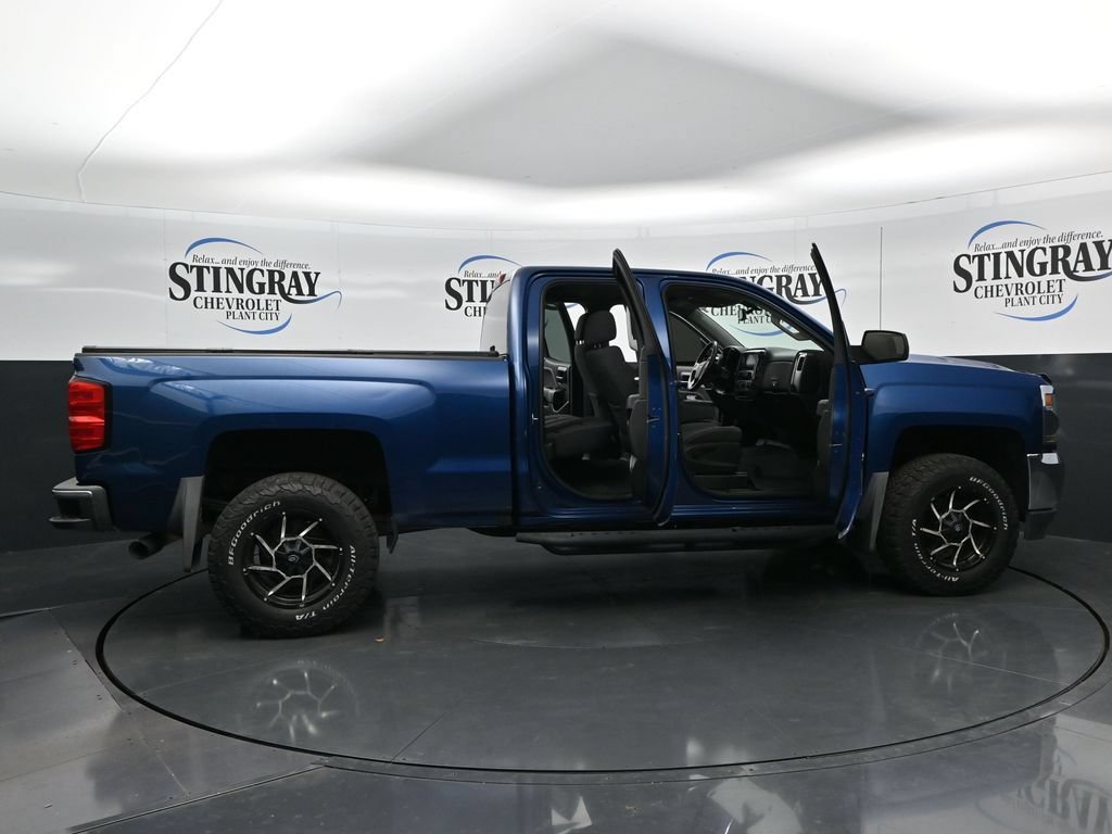 Used 2018 Chevrolet Silverado 1500 LT w/ All Star Edition AWD/4WD image 36