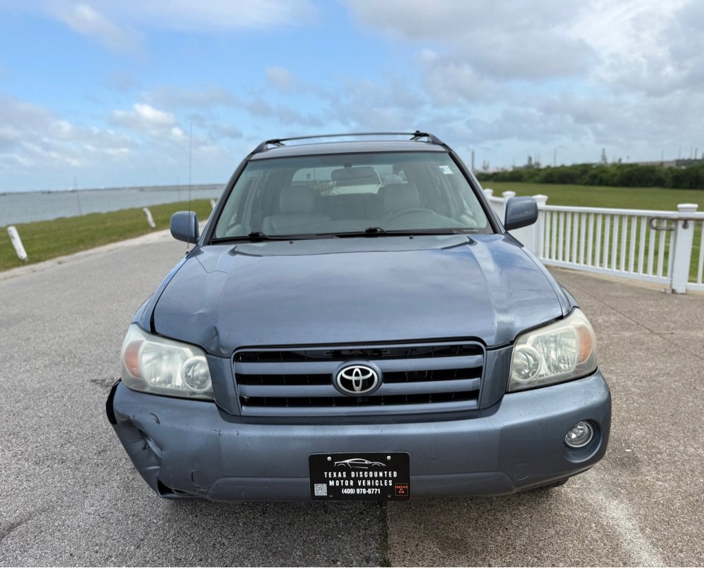 Used 2004 Toyota Highlander 2WD image 2