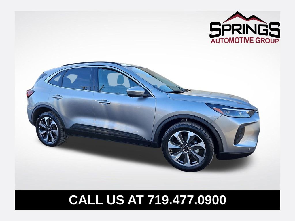 Used 2024 Ford Escape Platinum image 1