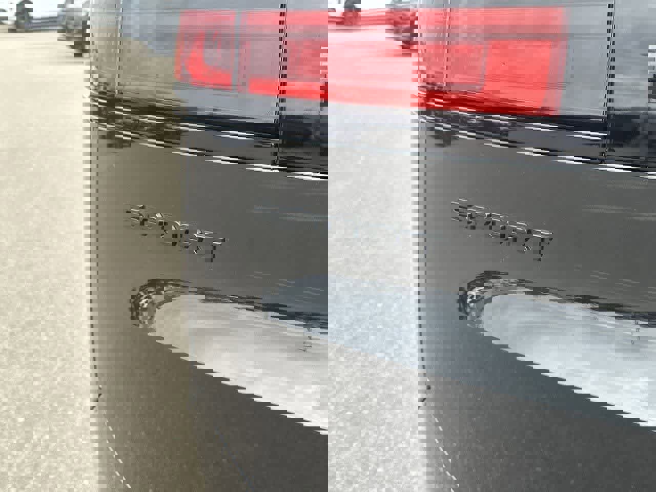 New 2026 Land Rover Range Rover Sport Dynamic SE image 11