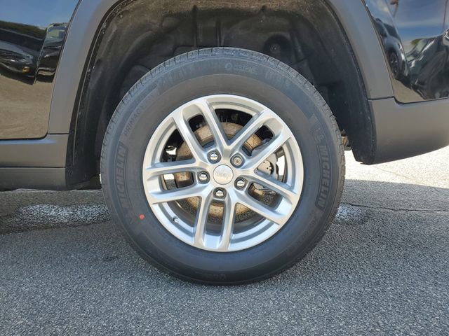 New 2026 Jeep Grand Cherokee Laredo RWD image 11