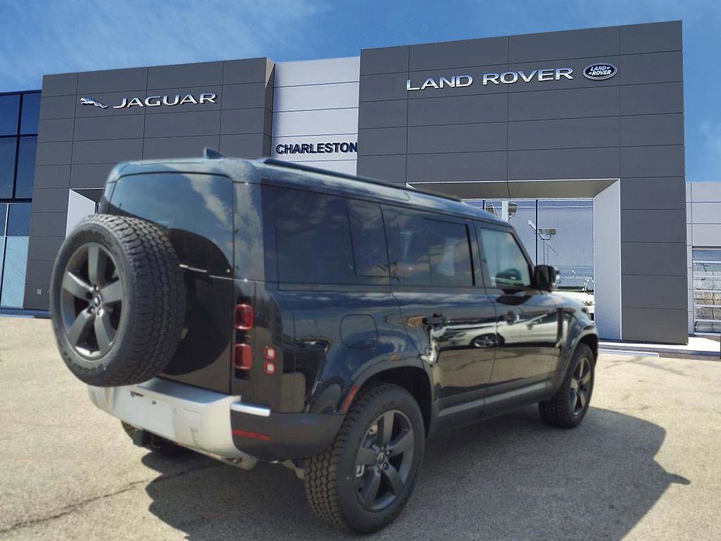 Used 2025 Land Rover Defender 110 S image 5