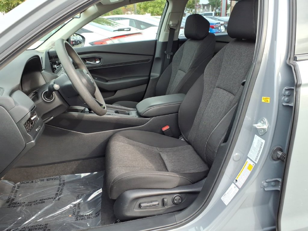 Certified 2025 Honda Accord SE image 13