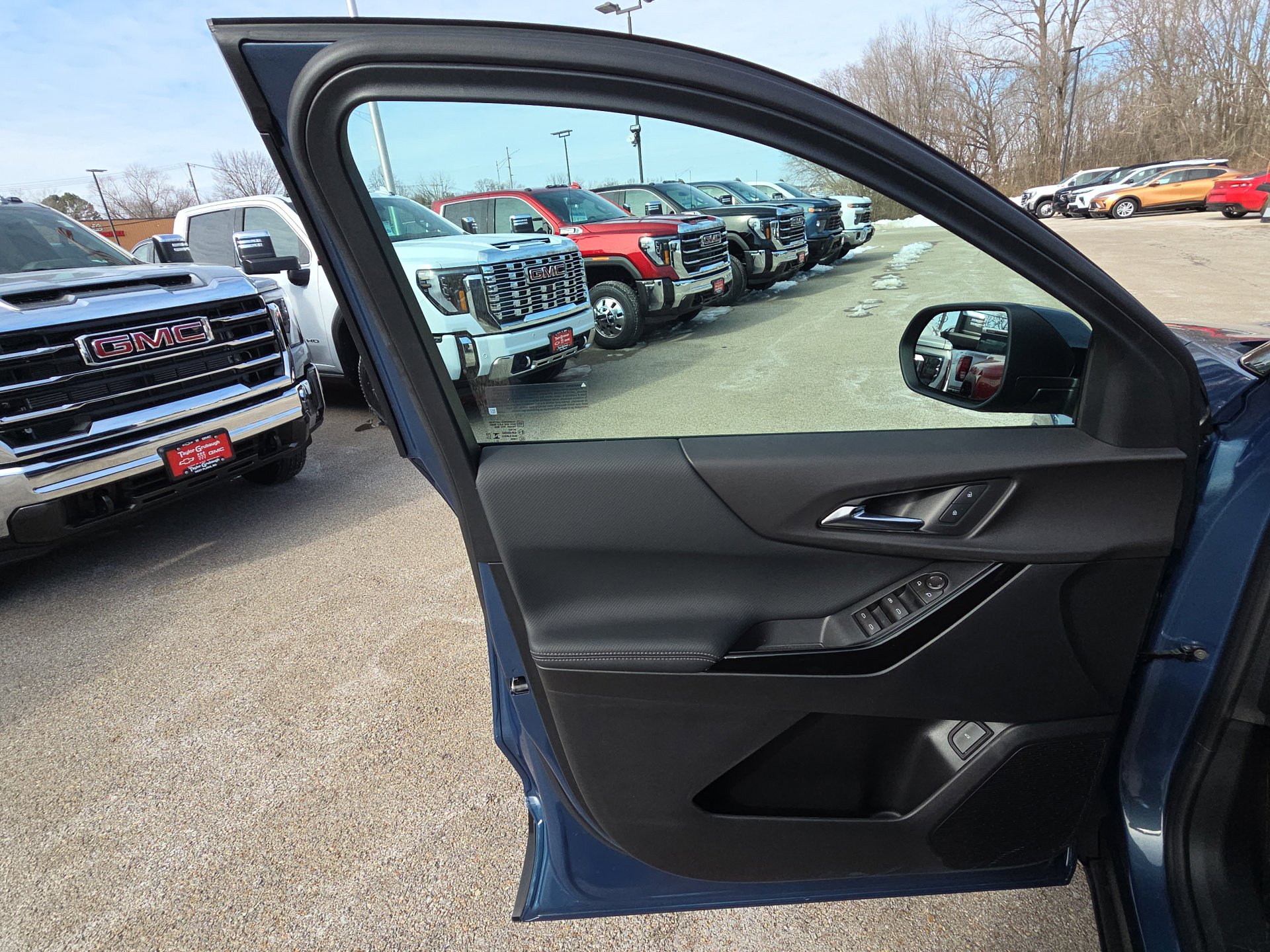 New 2026 Chevrolet Equinox LT w/ Convenience Package II image 12