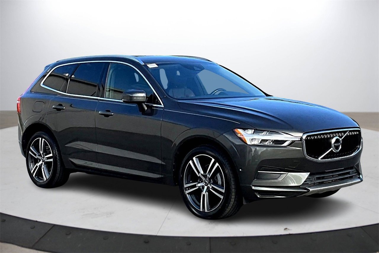 Used 2018 Volvo XC60 T5 Momentum w/ Vision Package